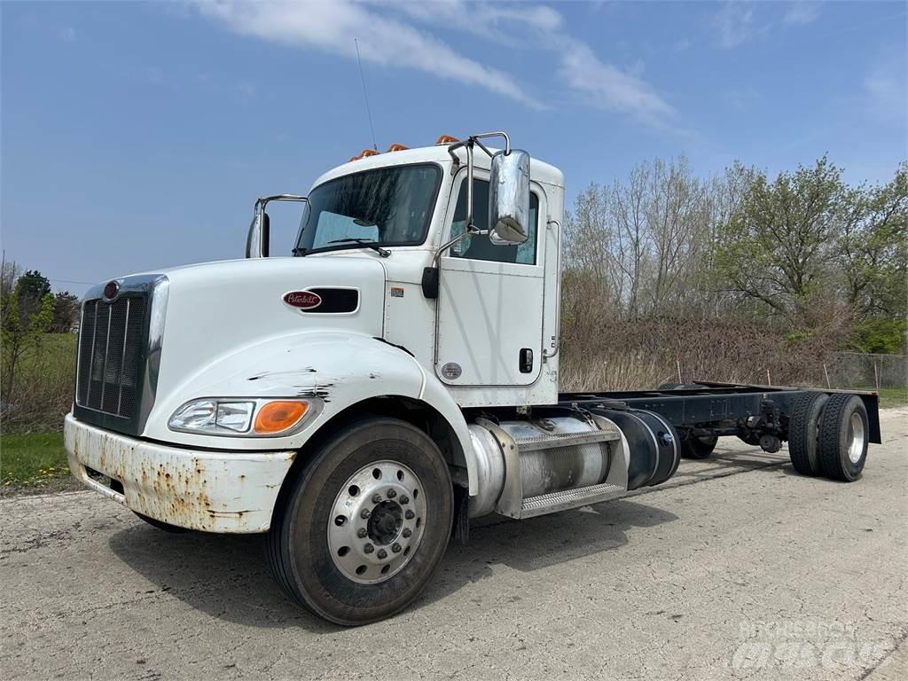 Peterbilt 337 Camiões de chassis e cabine