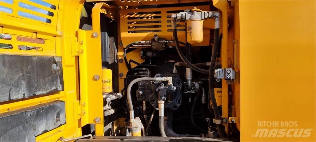 JCB JS220LC Plus + Escavadoras de rastos