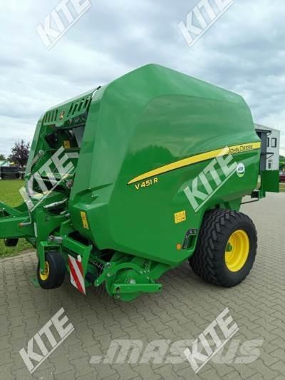John Deere V451R Enfardadeira de rolos