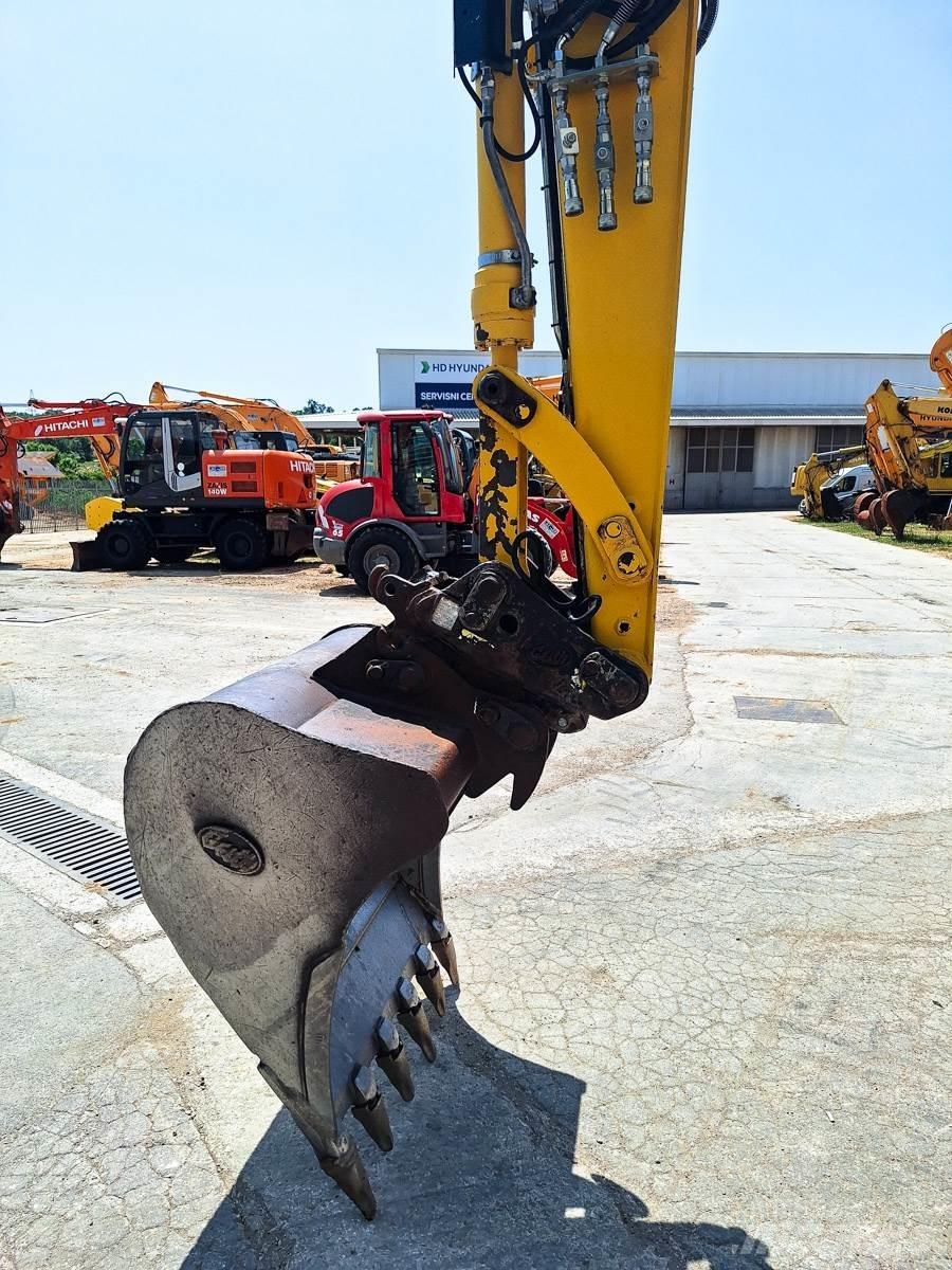 Komatsu PW118MR-8 Escavadoras de rodas