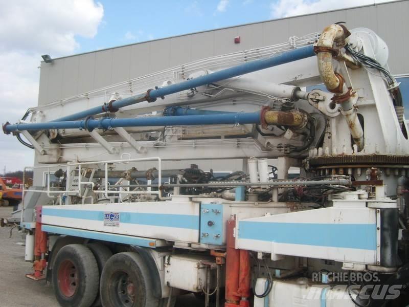 Mercedes-Benz 2422 Camiões bomba Betão