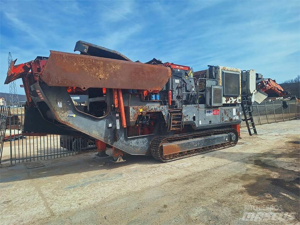 Sandvik QI 240 Britadores móveis