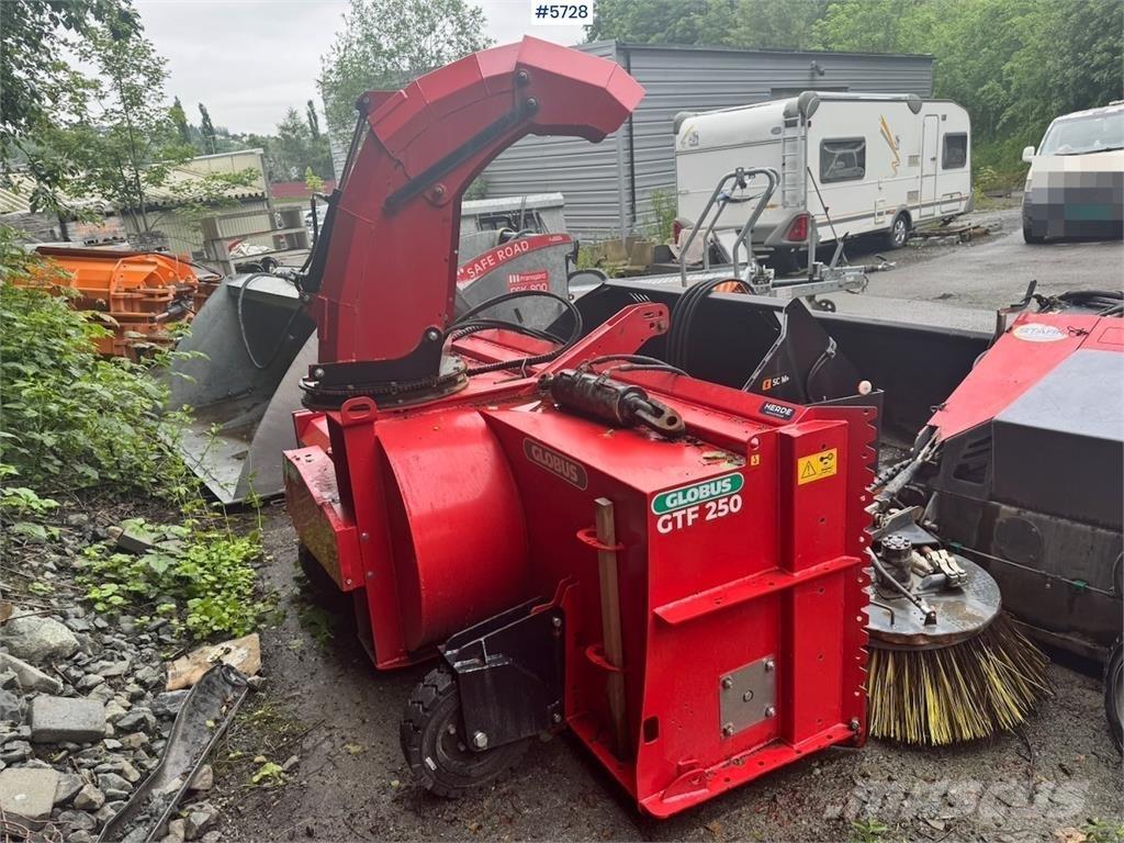 Globus GTF 250-19 Lâminas de neve e arados