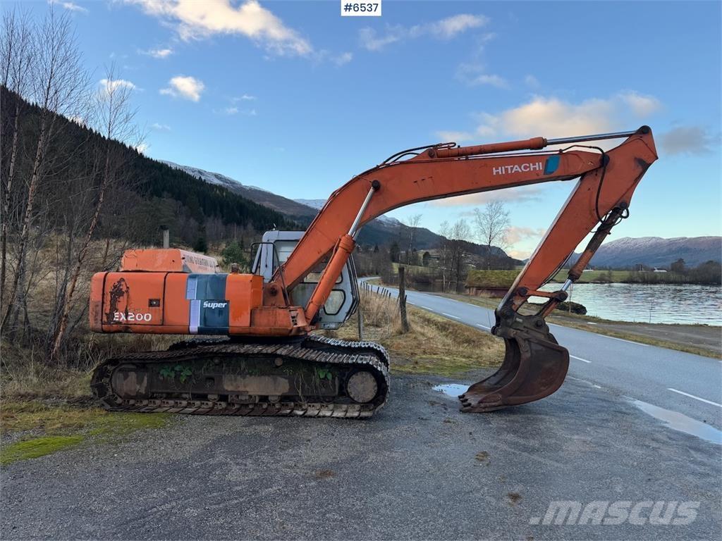 Hitachi EX 200-2. Escavadoras de rastos