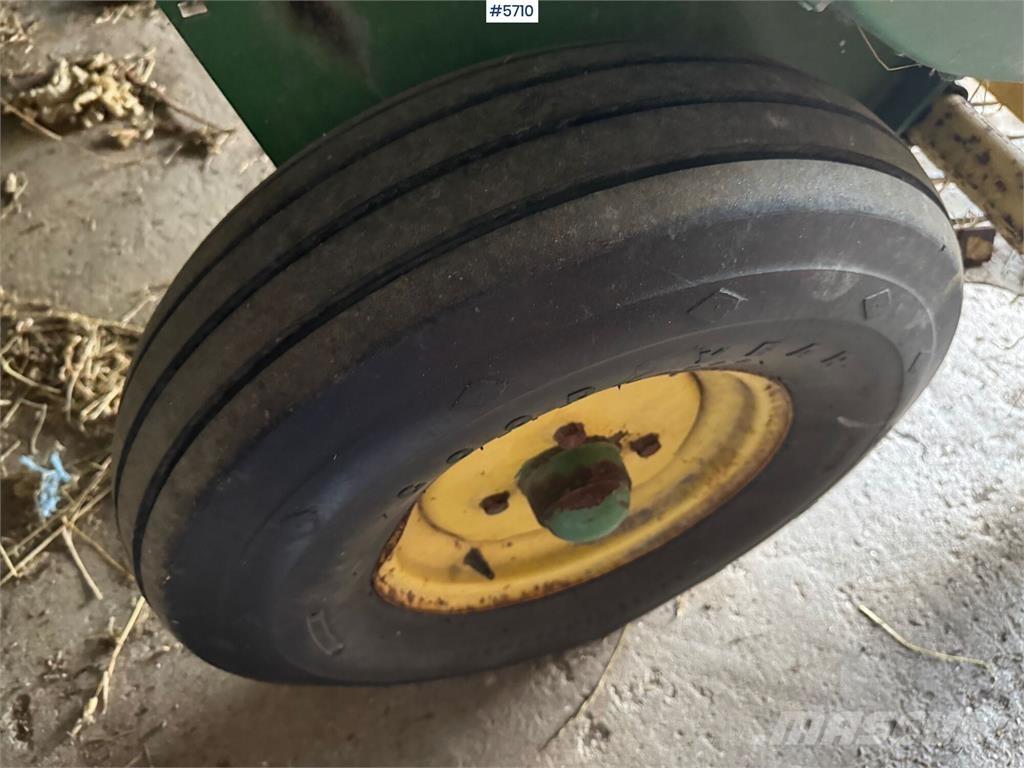 John Deere 336 Outro equipamento de ceifa