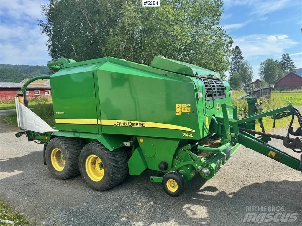 John Deere 744 Outro equipamento de ceifa