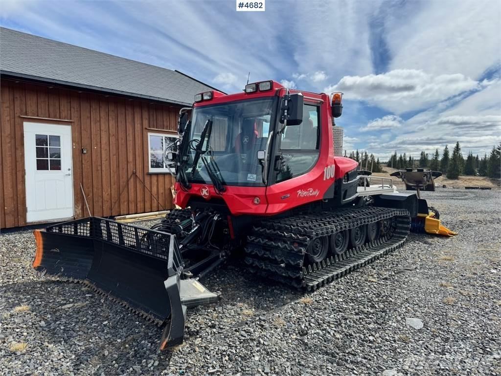  Pisten Bully 100 Lâminas de neve e arados