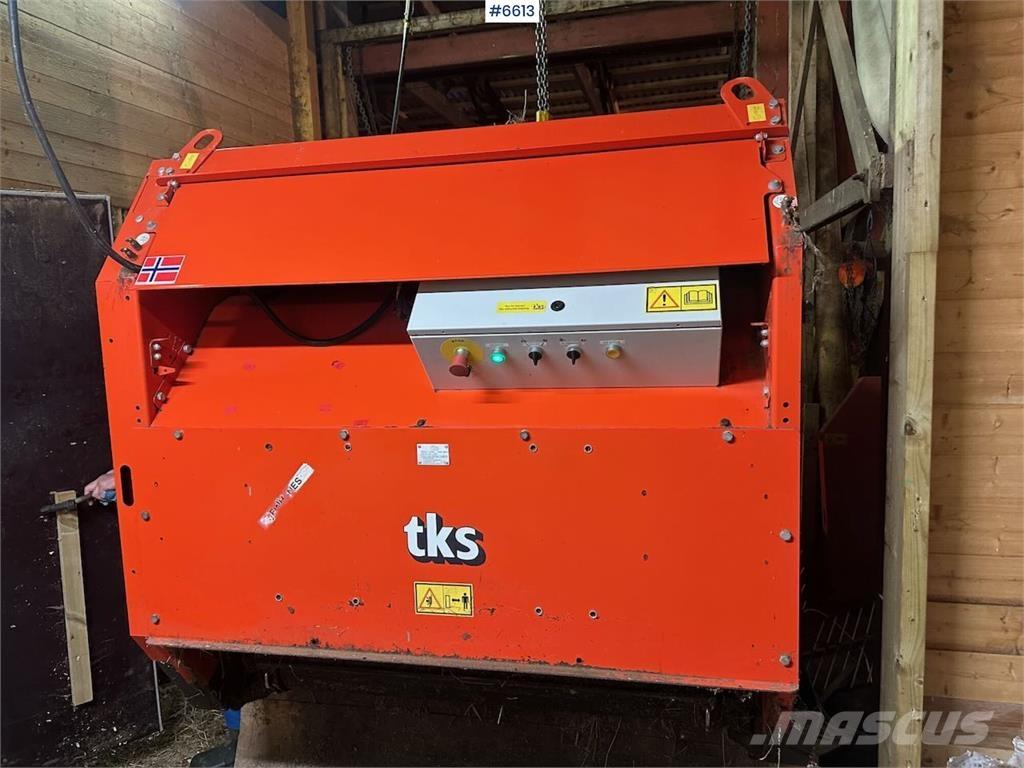 TKS K2 Outro equipamento de ceifa