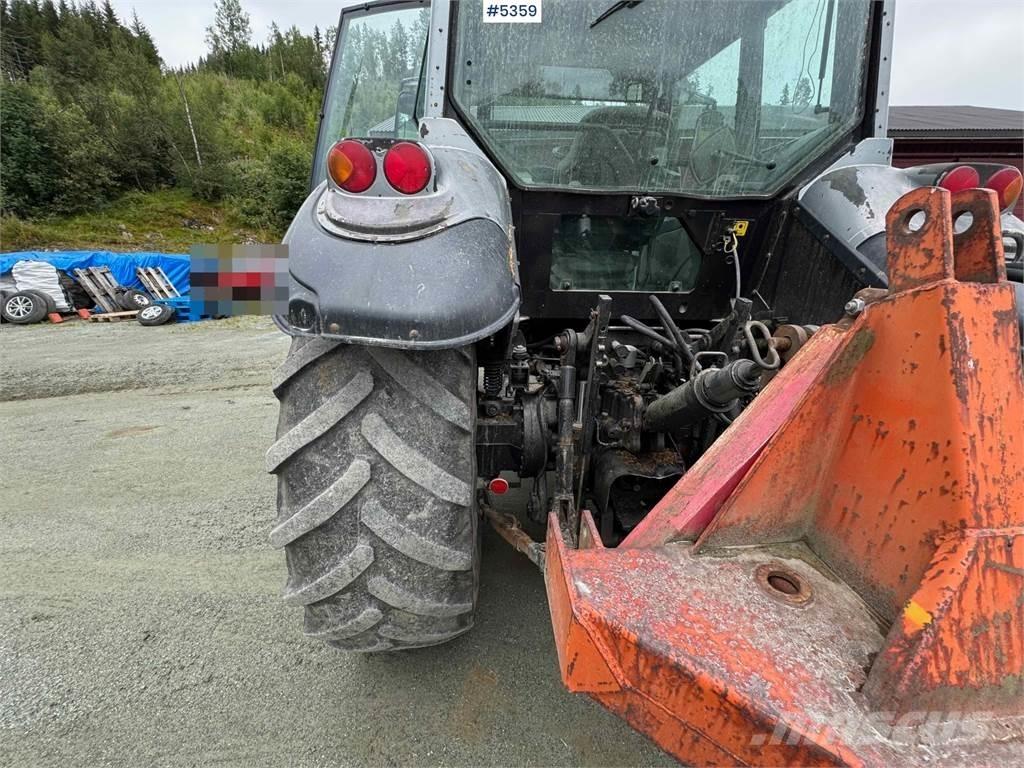 Valtra M120-4 Tratores Agrícolas usados