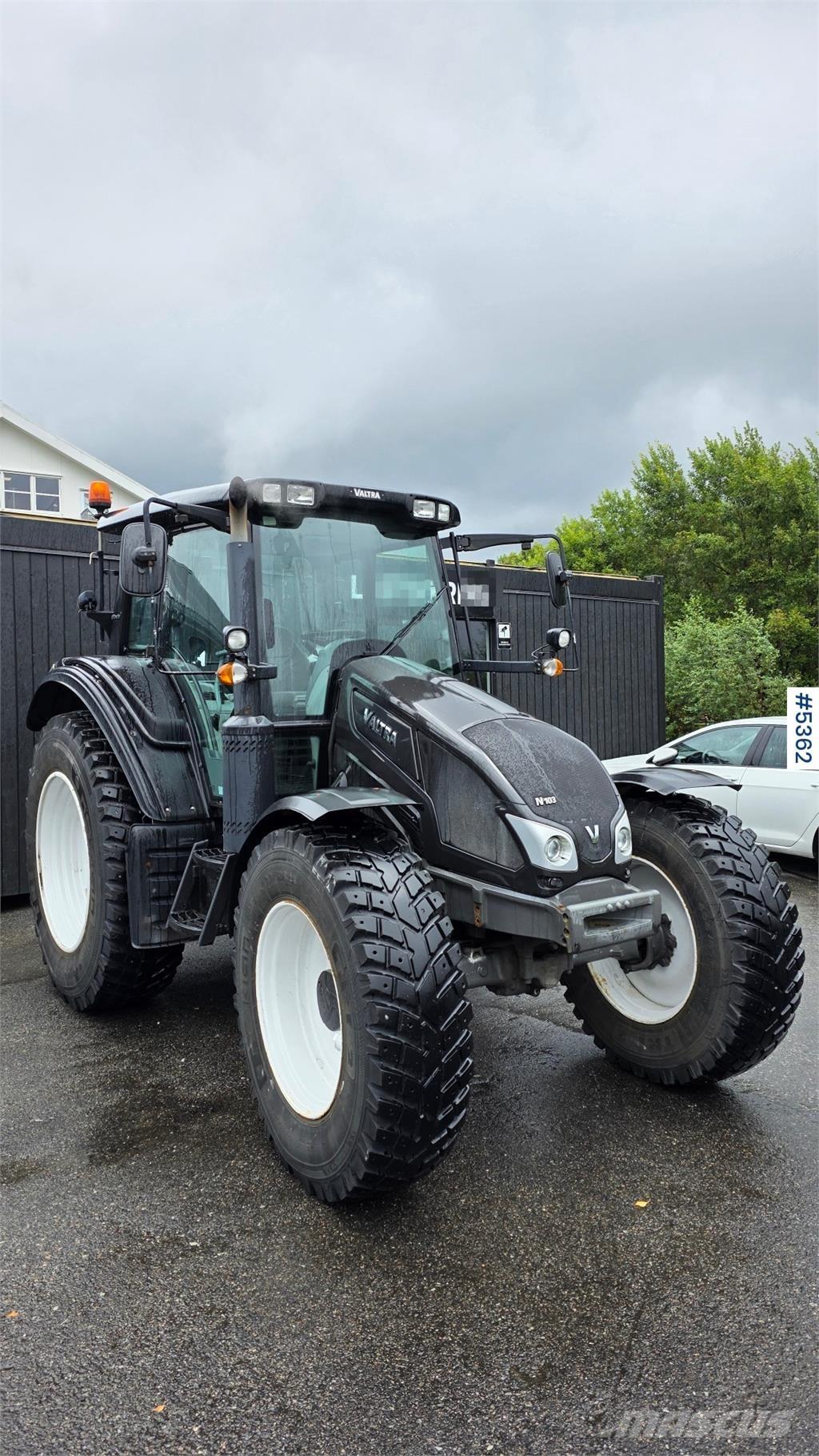 Valtra N103 Tratores Agrícolas usados