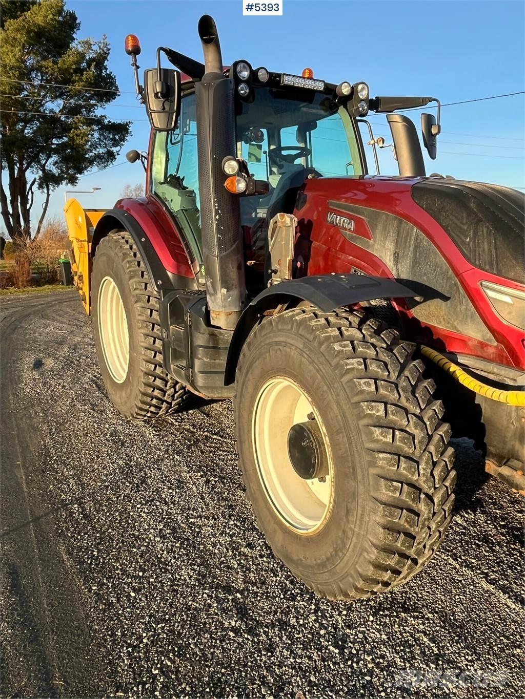 Valtra T174E Tratores Agrícolas usados
