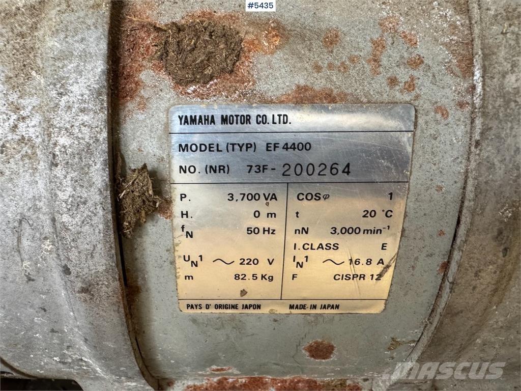 Yamaha EF 4400 Outros componentes