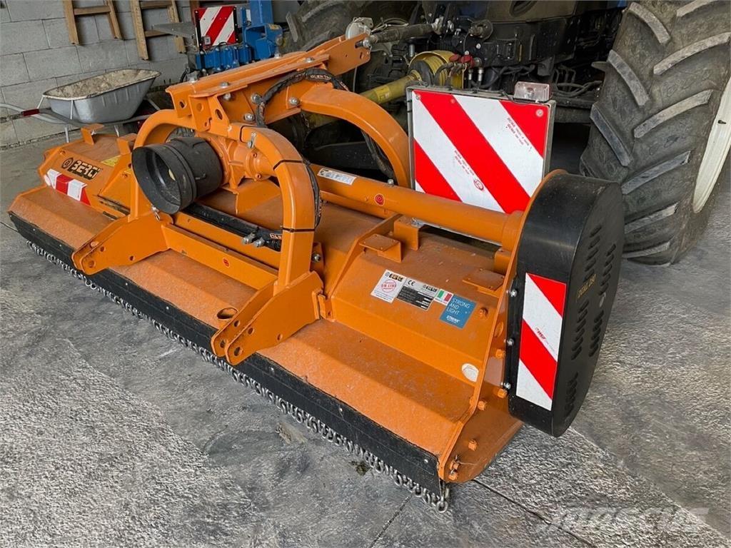 Berti Dual 280 Gadanheiras e cortadores de folhas para pastos