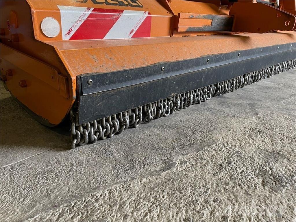 Berti Dual 280 Gadanheiras e cortadores de folhas para pastos