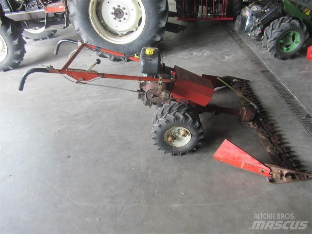 Bucher M 200 Corta-Relvas Riders