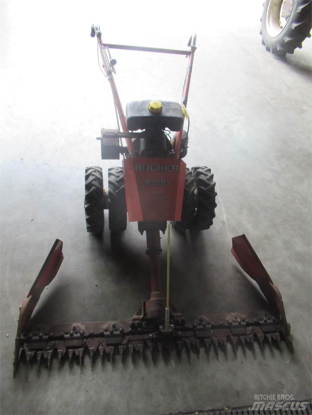 Bucher M 200 Corta-Relvas Riders