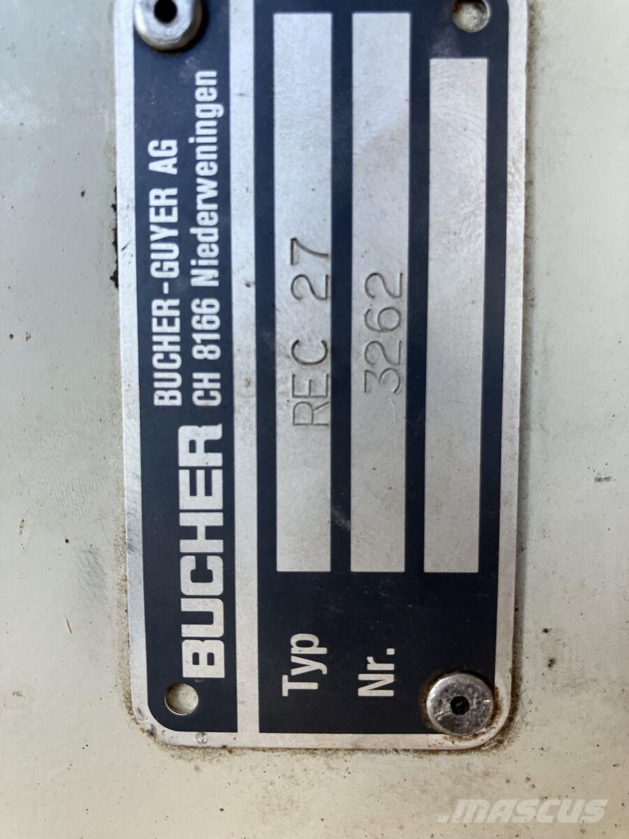 Bucher Record 24 Corta-Relvas Riders