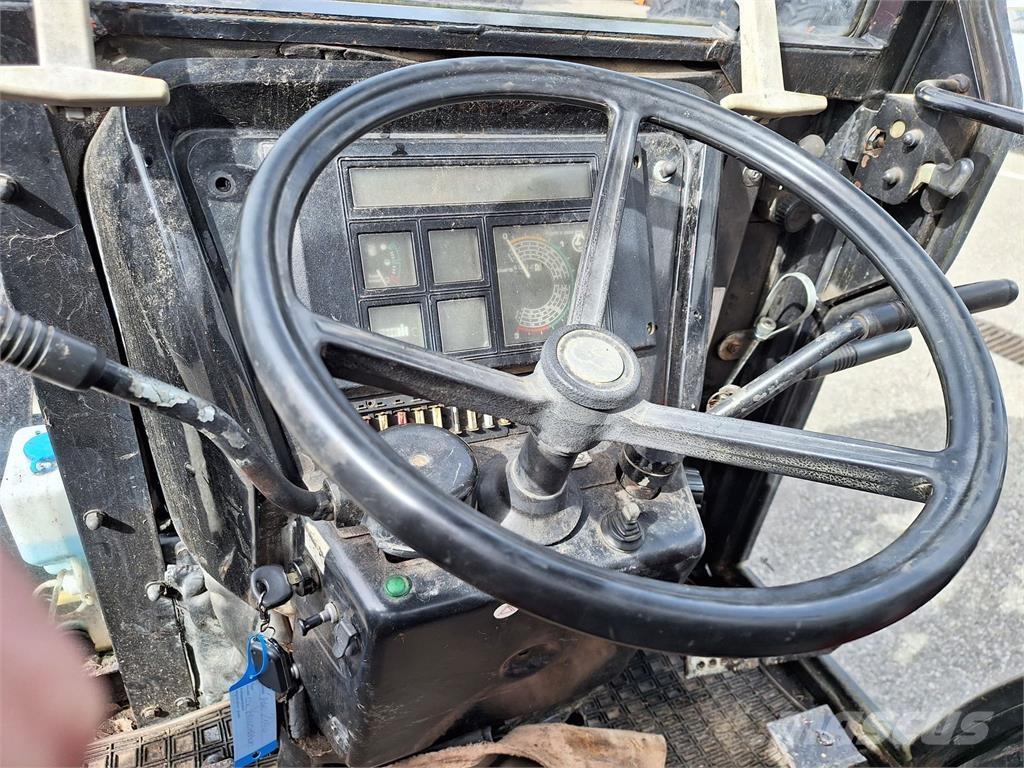 Case IH 2140 Tratores Agrícolas usados