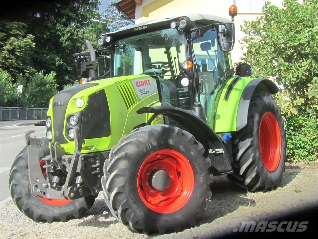 CLAAS Arion 440 Tratores Agrícolas usados