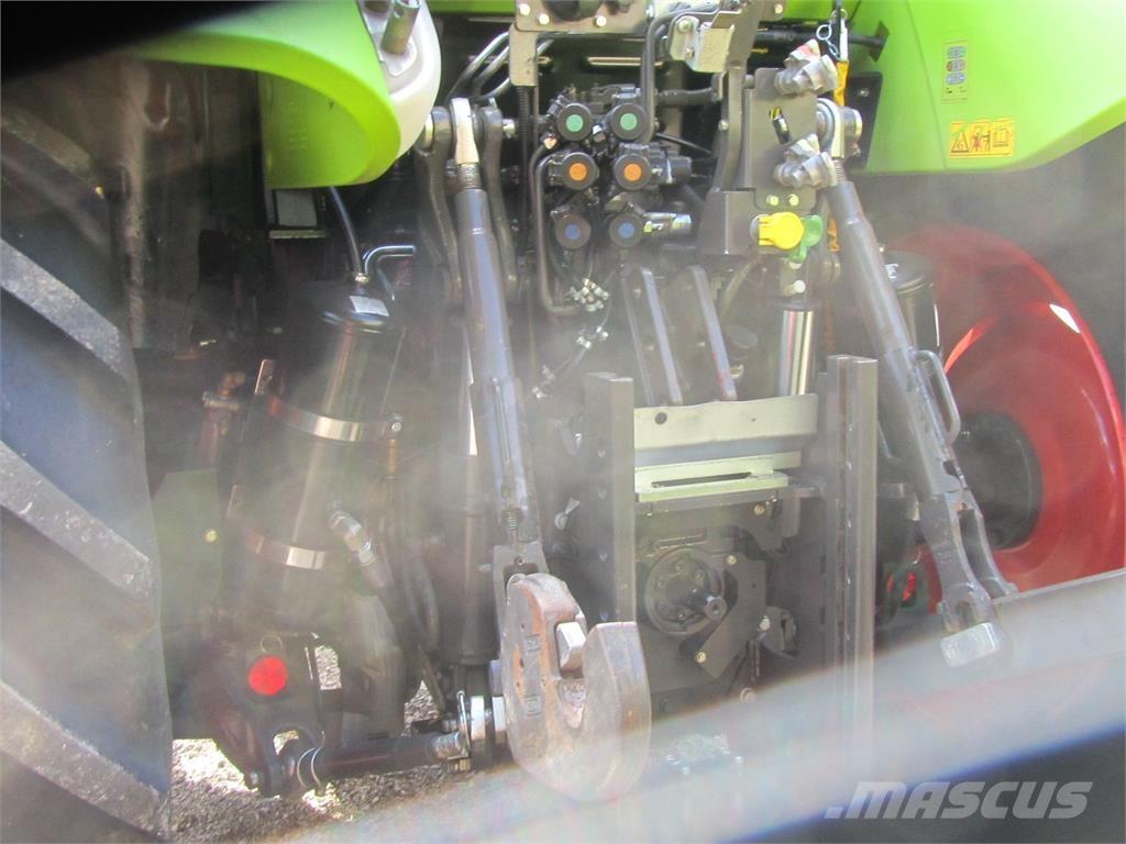 CLAAS Arion 440 Tratores Agrícolas usados