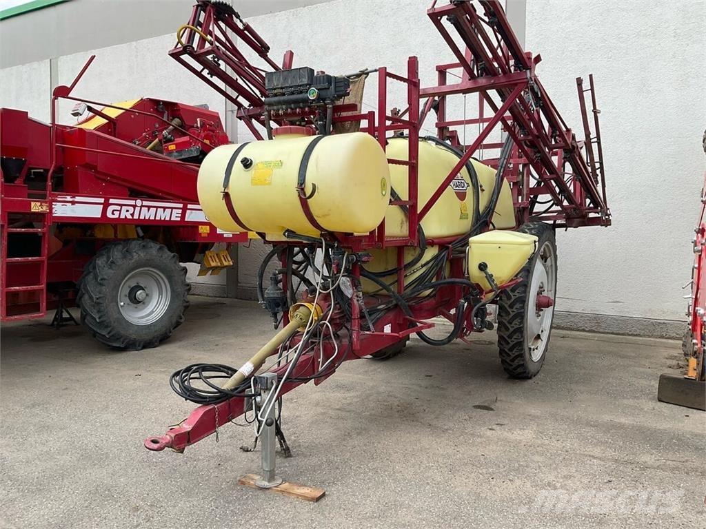 Hardi Commander Pulverizadores rebocados