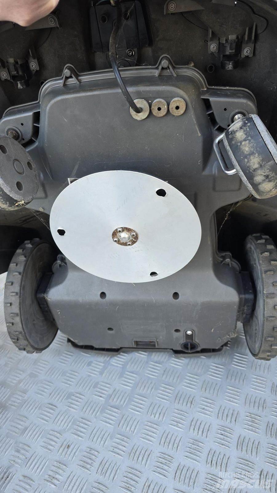 Husqvarna AM 330X Espaços verdes - Outros
