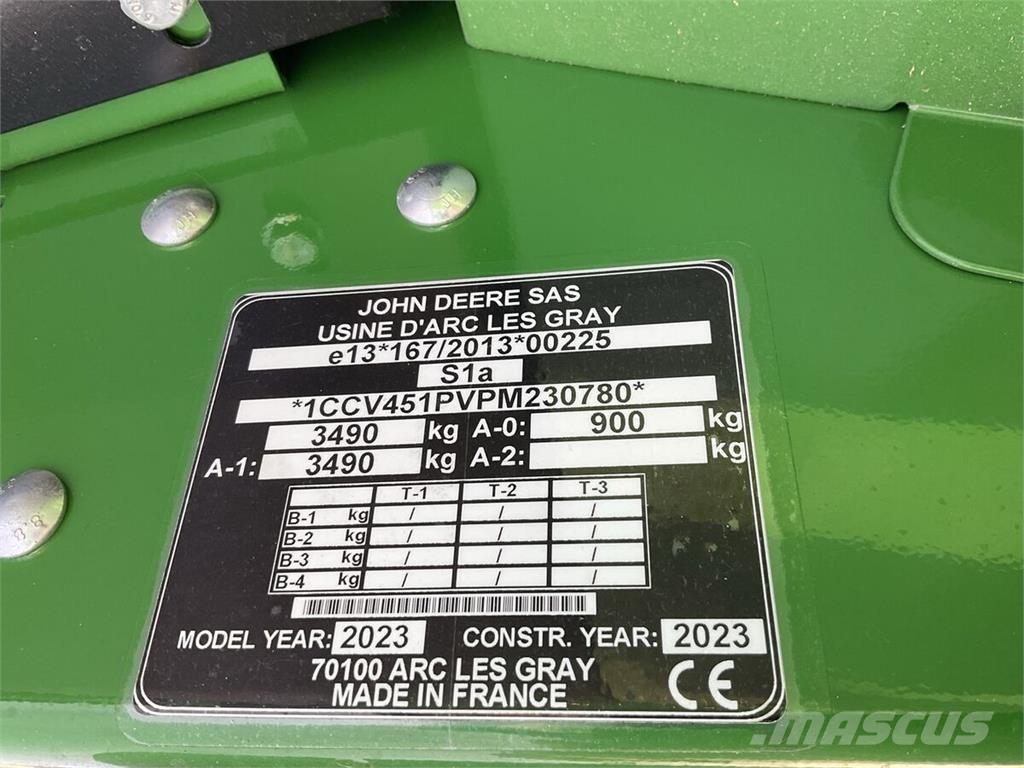 John Deere V451 M Enfardadeira de rolos