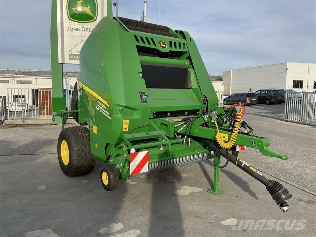 John Deere V451 M Enfardadeira de rolos