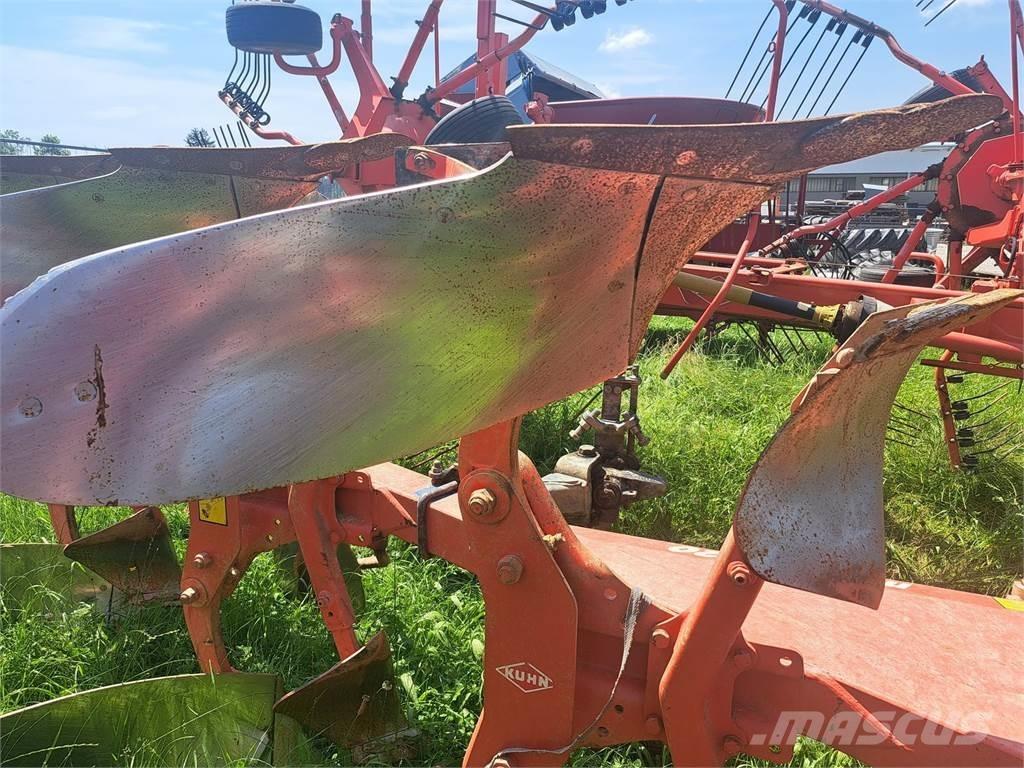 Kuhn Master 120 Charruas convencionais