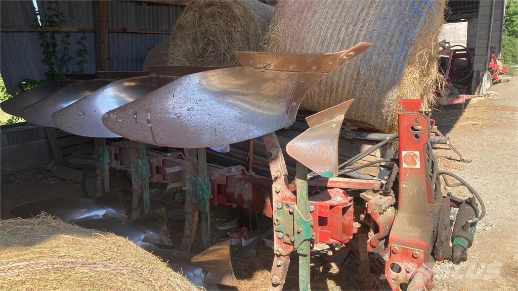 Kverneland LB 100 Charruas convencionais