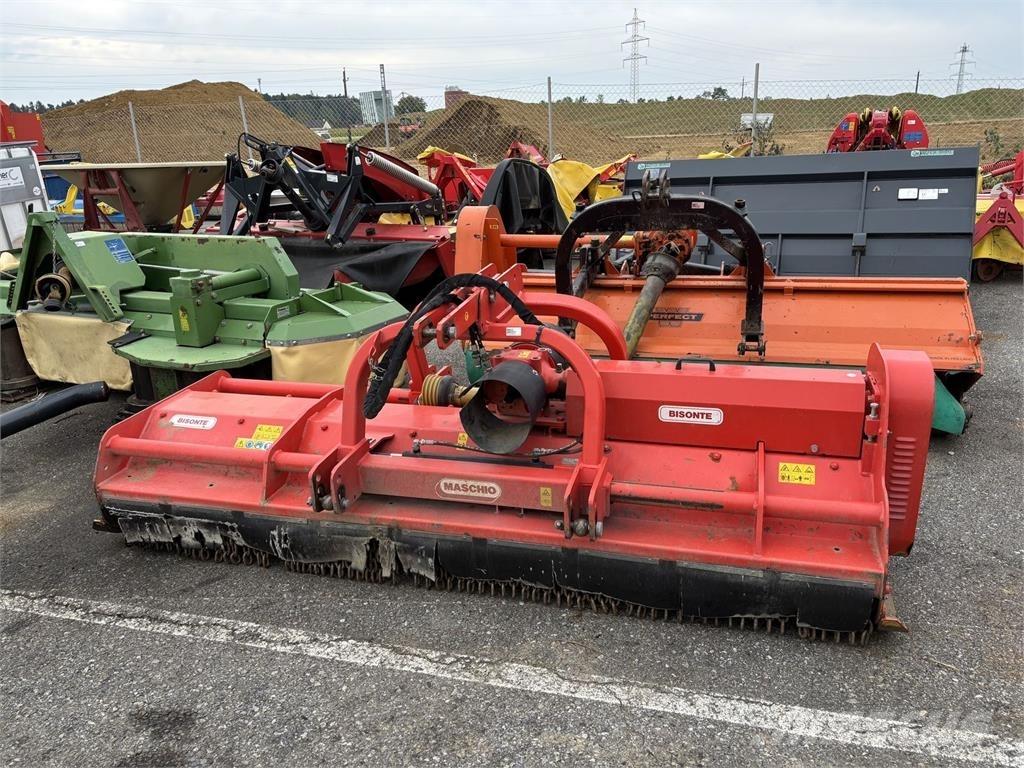 Maschio Bisonte 280 Gadanheiras e cortadores de folhas para pastos