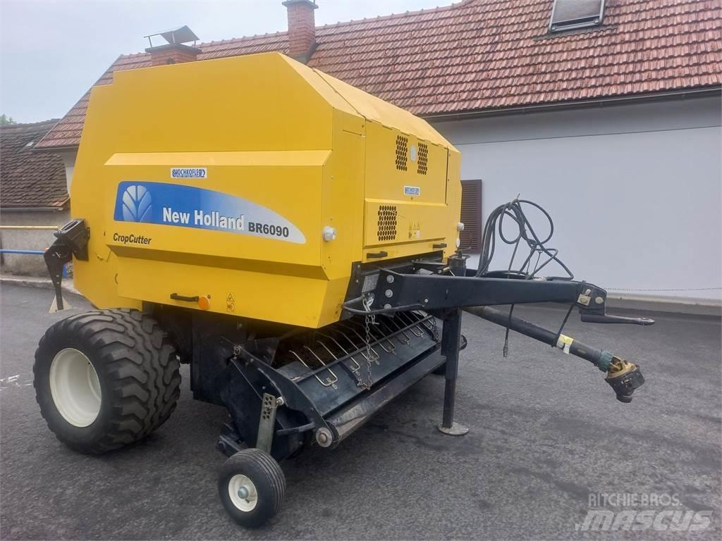 New Holland BR 6090 Enfardadeira de rolos