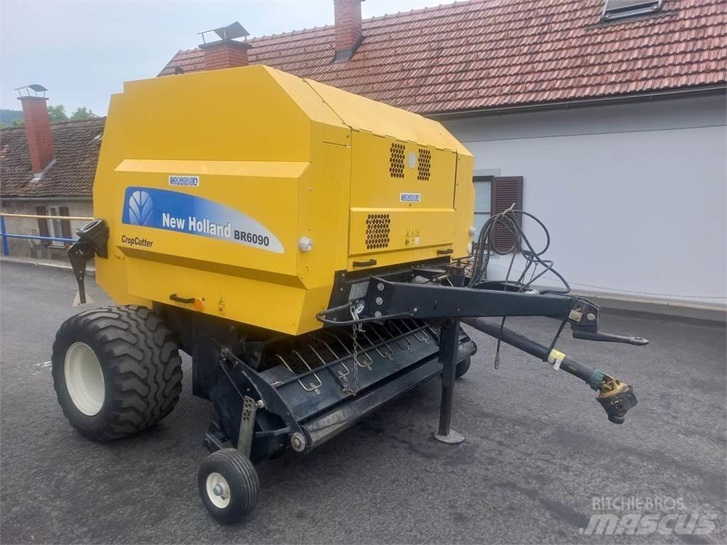 New Holland BR 6090 Enfardadeira de rolos