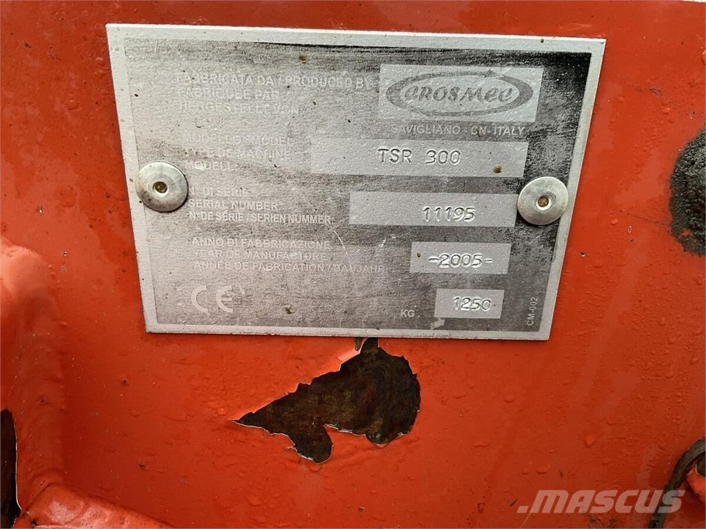 Omarv TSR 300 Gadanheiras e cortadores de folhas para pastos