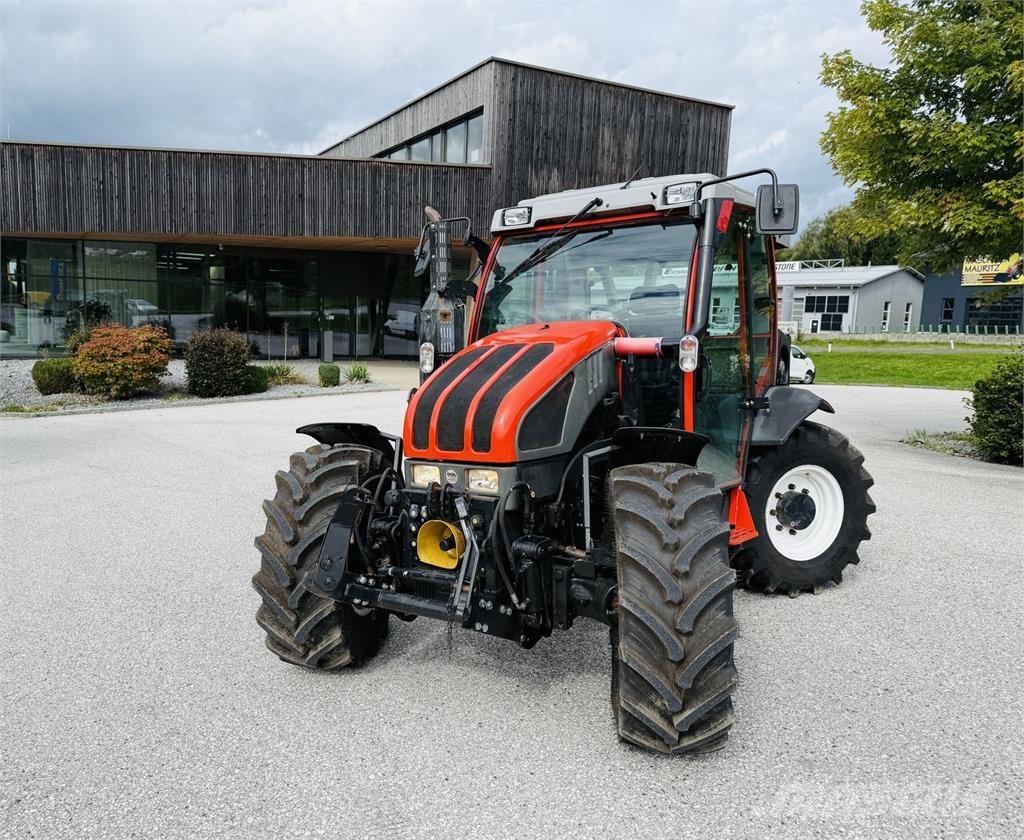 Reform Mounty 100V Tratores Agrícolas usados