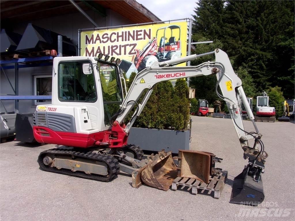 Takeuchi TB228 Mini Escavadoras <7t