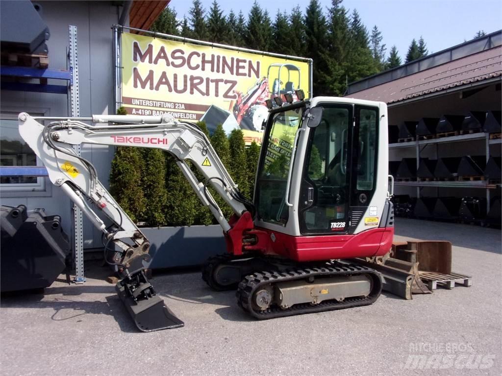 Takeuchi TB228 Mini Escavadoras <7t