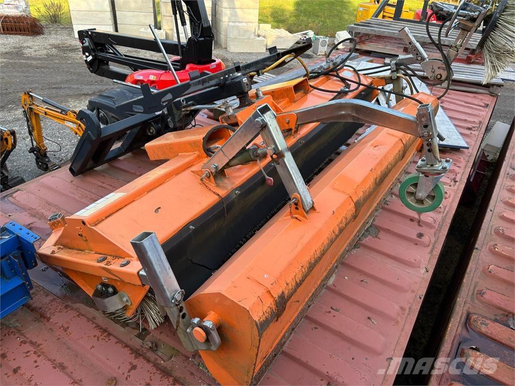 Talex Ecoclean 230 Gadanheiras e cortadores de folhas para pastos