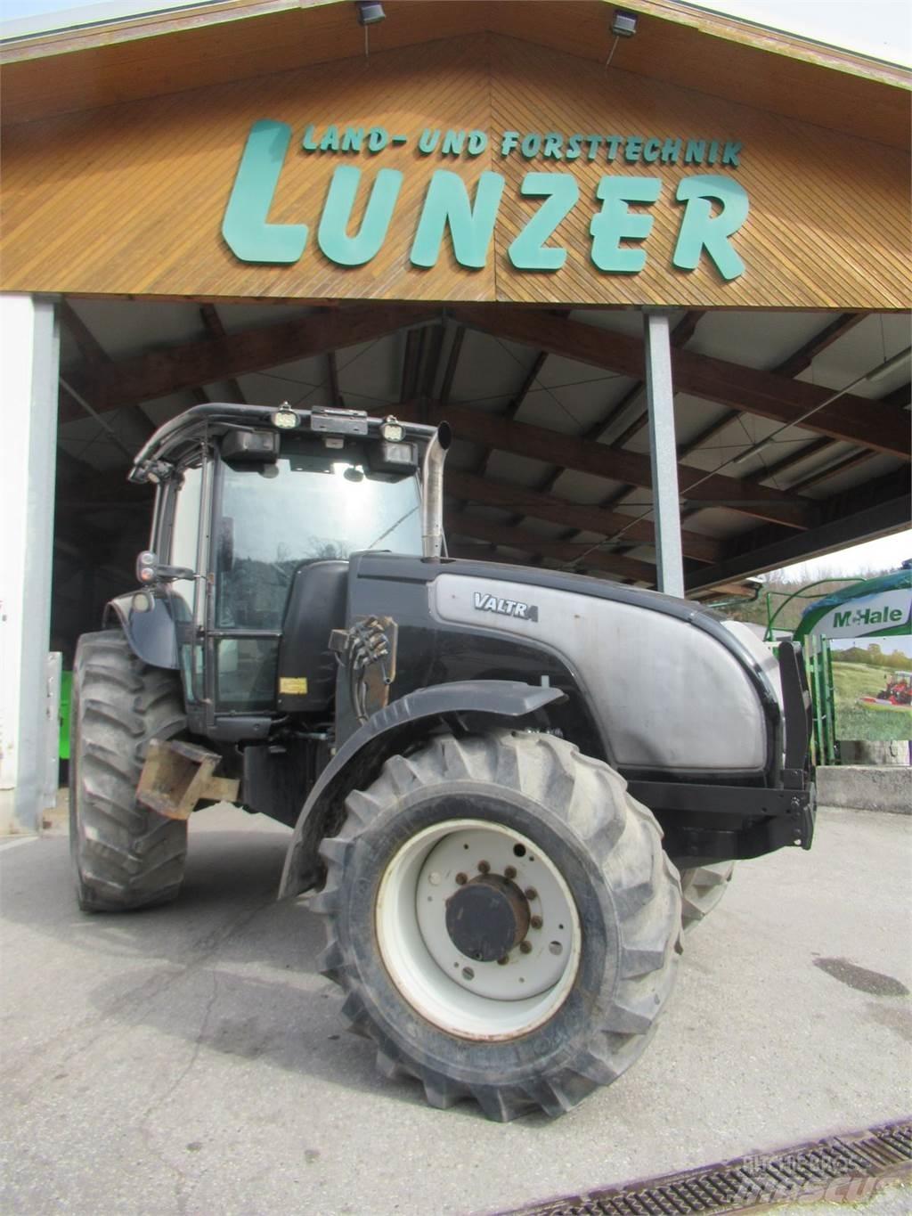 Valtra XM 130 Tratores Agrícolas usados
