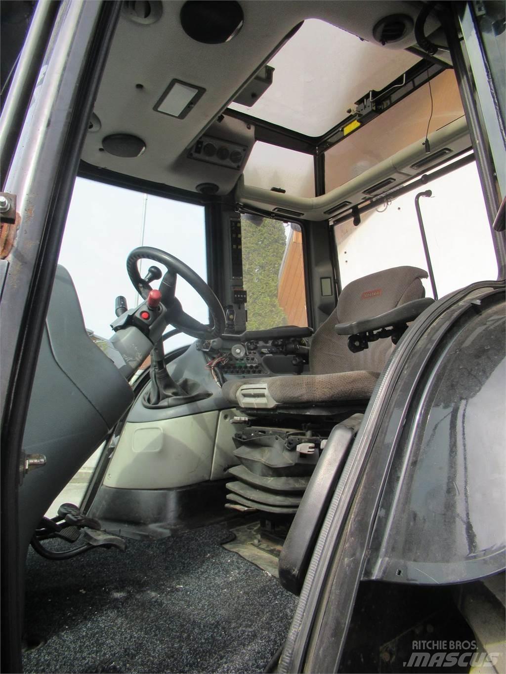 Valtra XM 130 Tratores Agrícolas usados