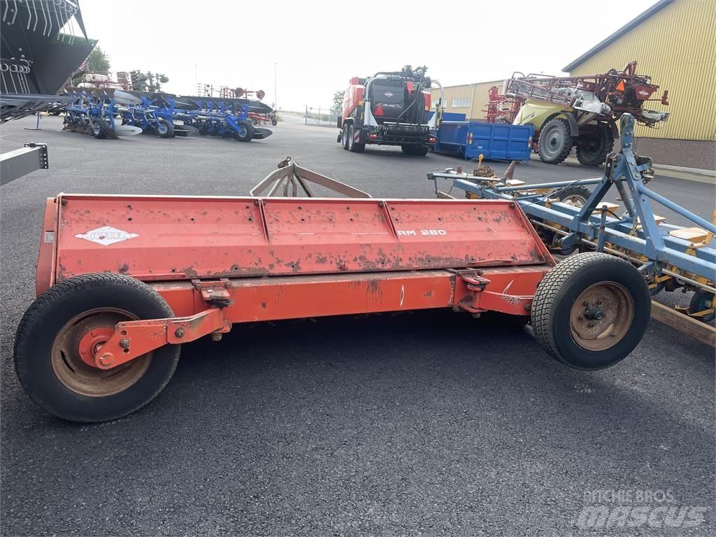 Kuhn BP28 Outros equipamentos de forragem e ceifa