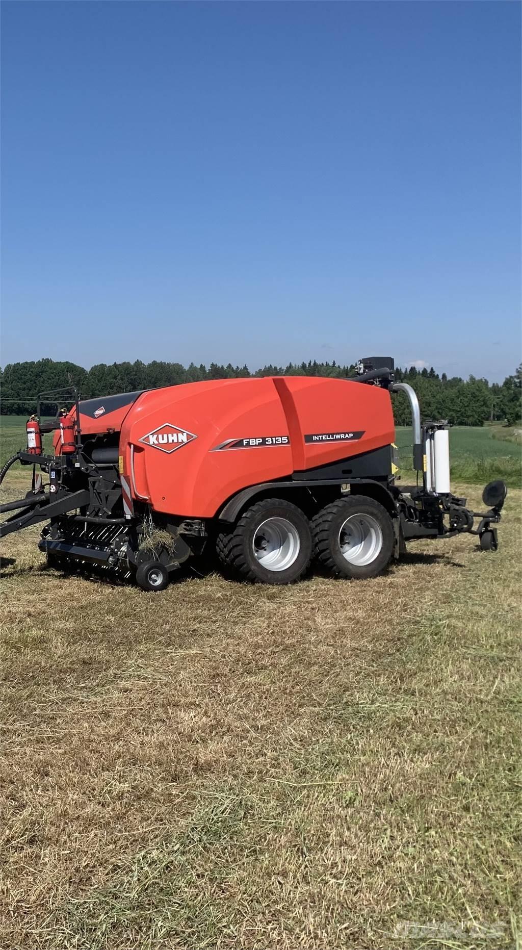 Kuhn FB 3135 Enfardadeira de rolos