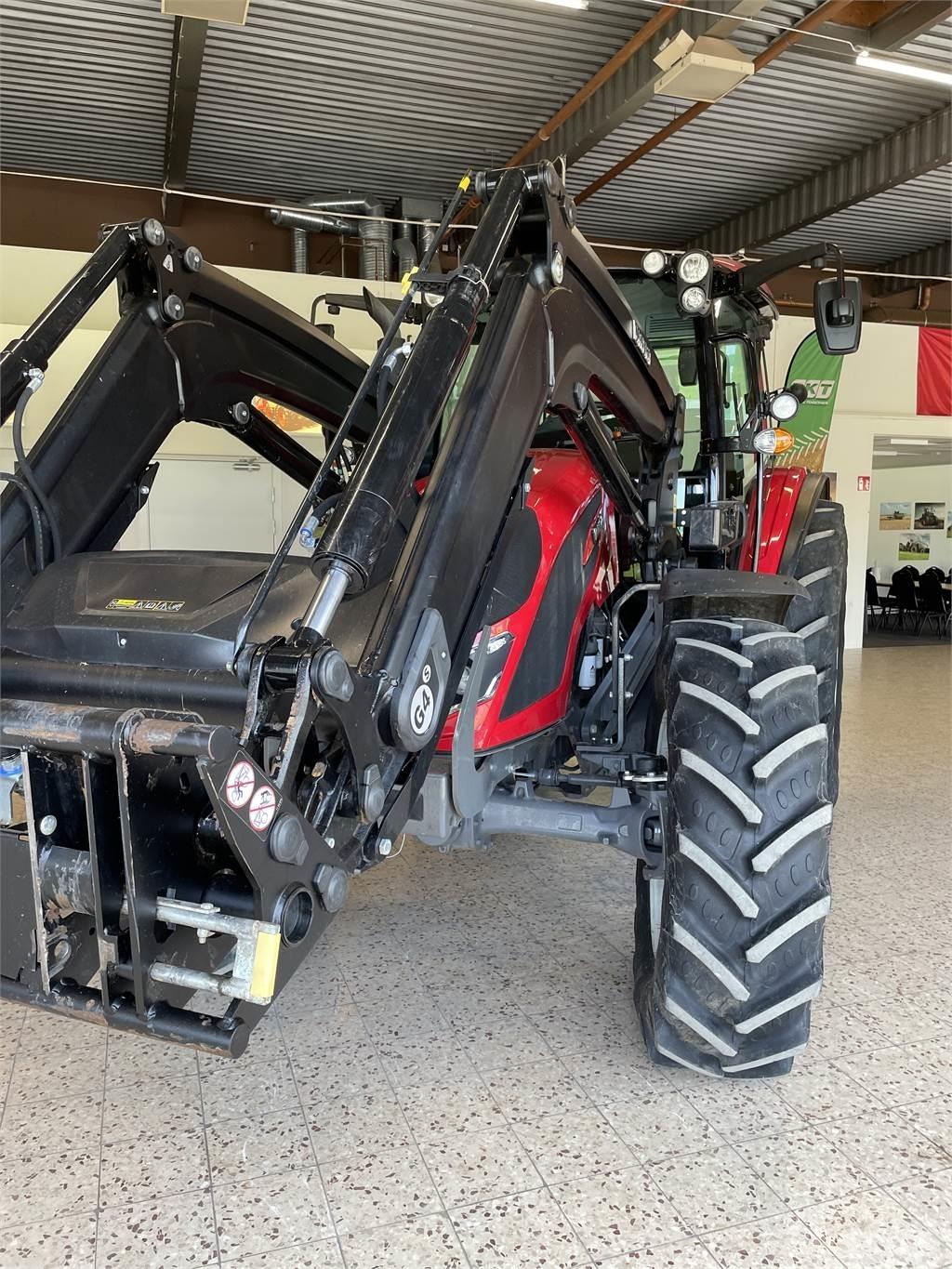 Valtra 135LH Tratores Agrícolas usados