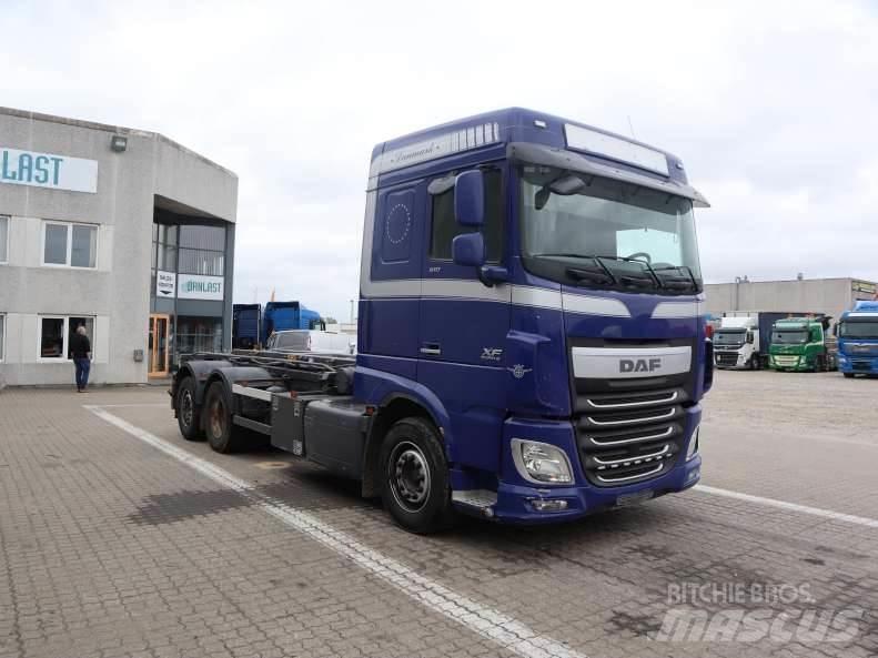 DAF XF 510 FAN EURO 6 Camiões caixa desmontável com elevador de cabo