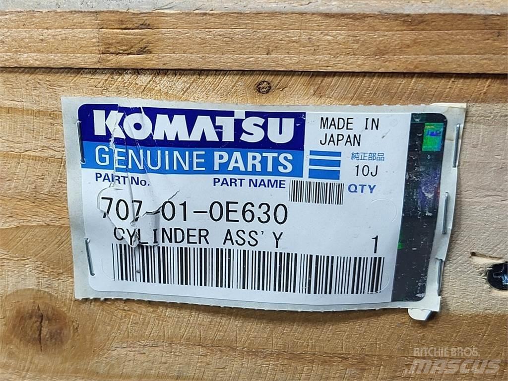 Komatsu 707-01-0E630 Transportes - Outros
