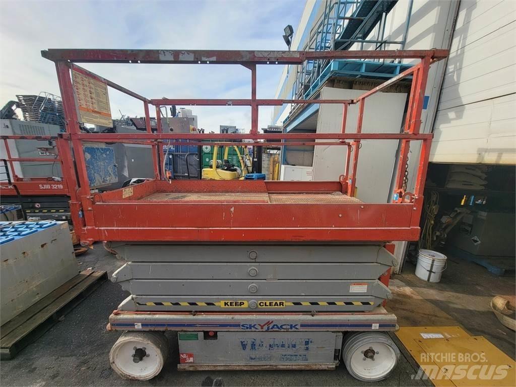 SkyJack SJ3 4632 Elevadores de tesoura