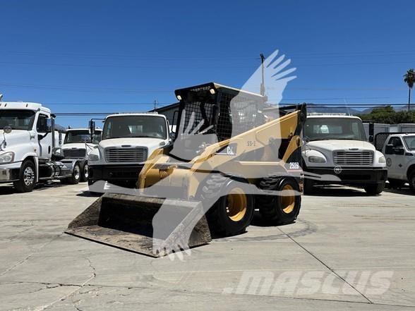 CAT 252B Carregadoras de direcção deslizante