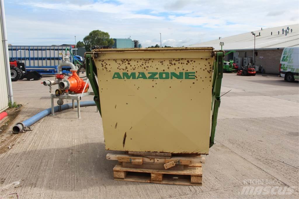 Amazone 135 Corta-Relvas montadas e arrastadas