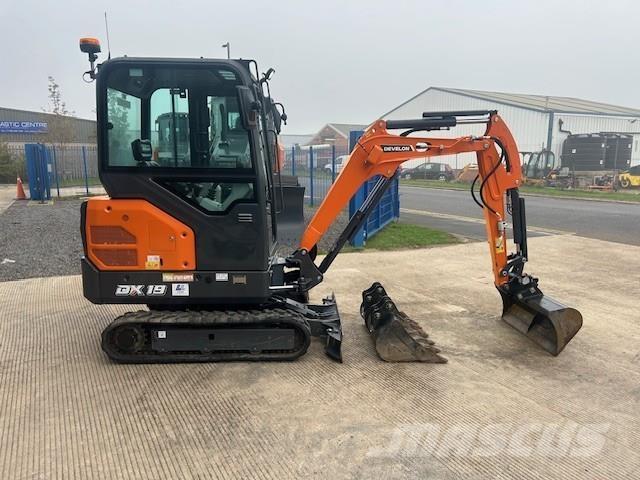 Develon DX19-7 Escavadoras de rastos