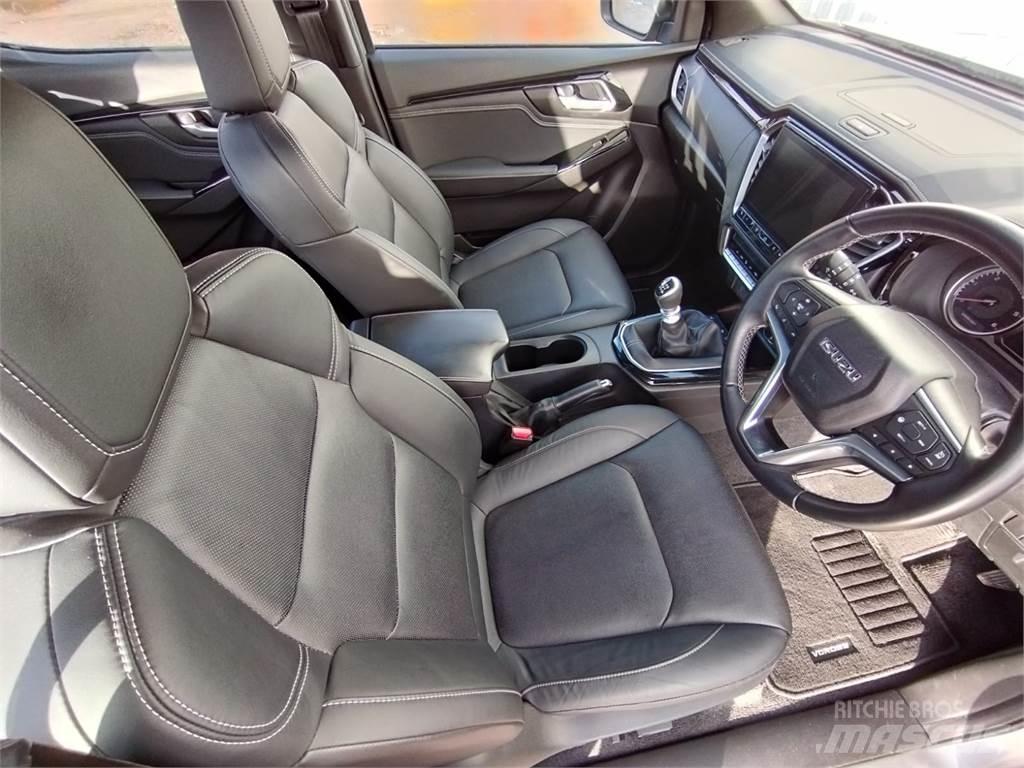 Isuzu V-Cross Construção - Outros
